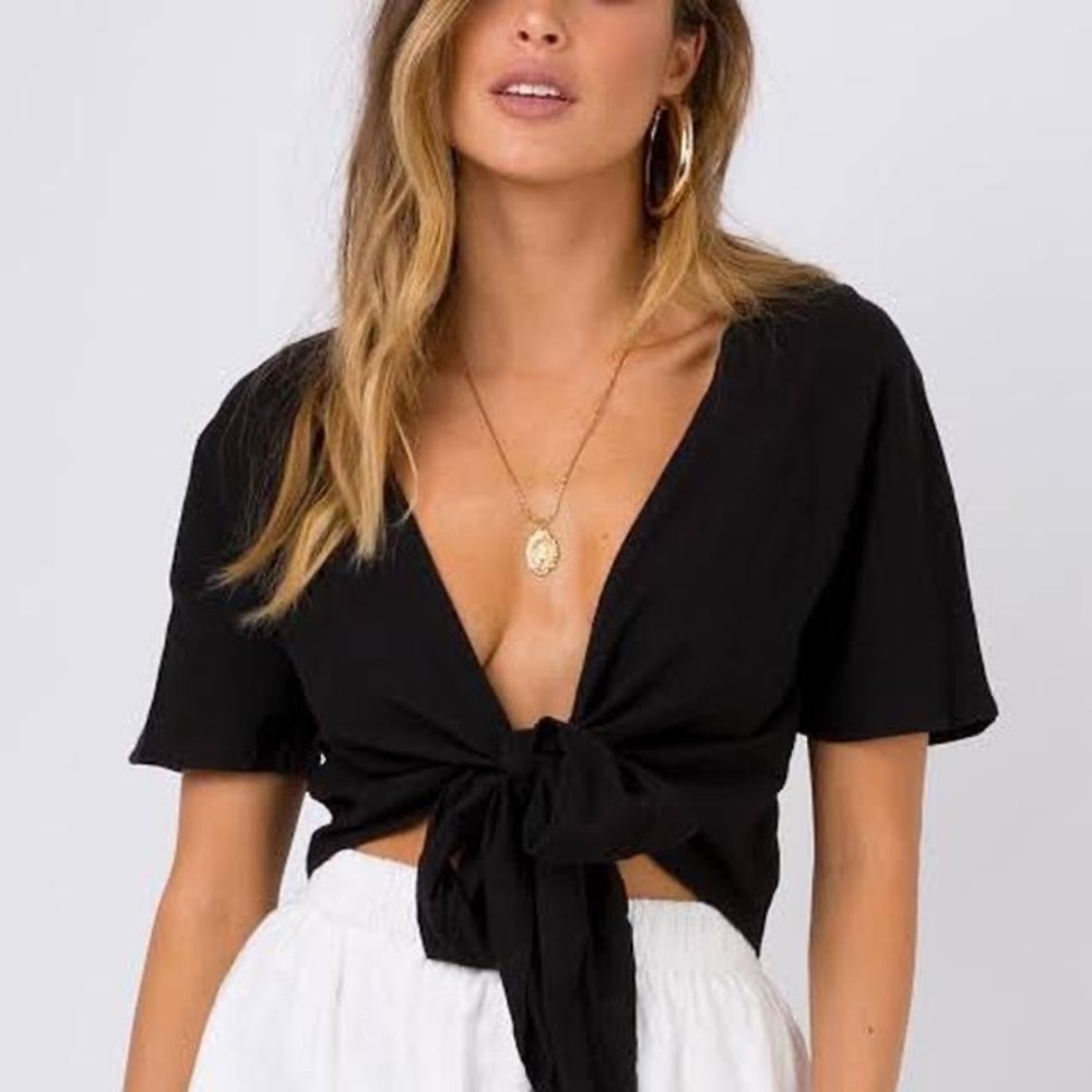 Black Tie Front Top